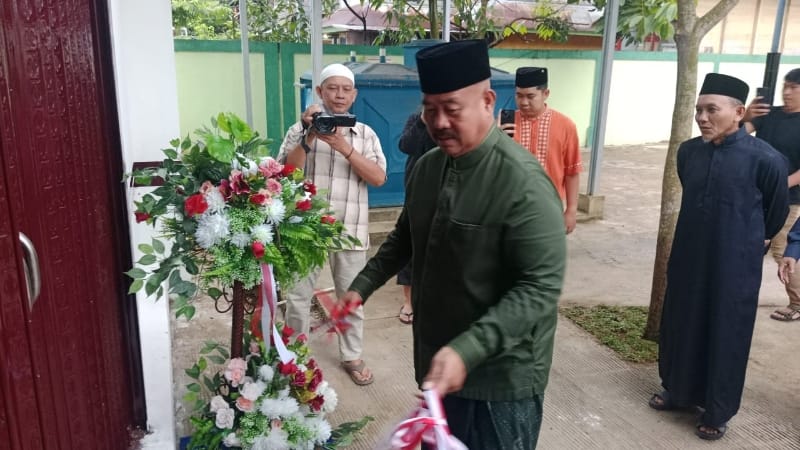 Bupati Edi Damansyah Resmikan Kios Inflasi dan Pos Kesehatan Terpadu di Masjid Agung Tenggarong