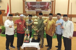 Kecamatan Loa Janan Resmi Terima Piala Tetap Setelah Tiga Kali Berturut-turut Juara Umum MTQ