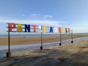 Pantai Ambalat, Destinasi Keluarga yang Kian Berkembang di Samboja